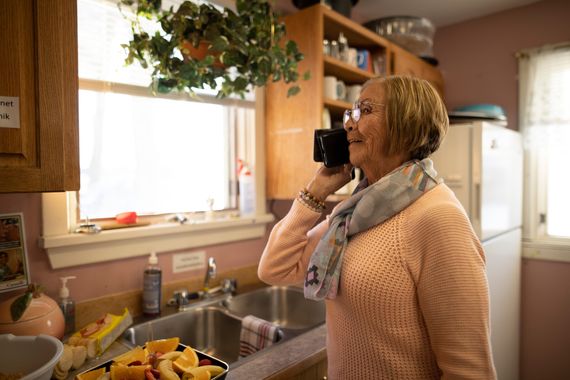 Friendly Calls Program – The Canadian Red Cross